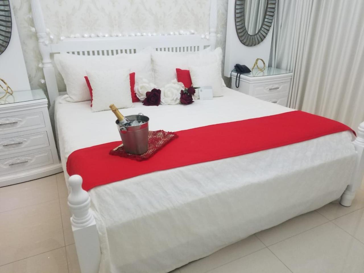 Green Palace Hotel Moca 外观 照片